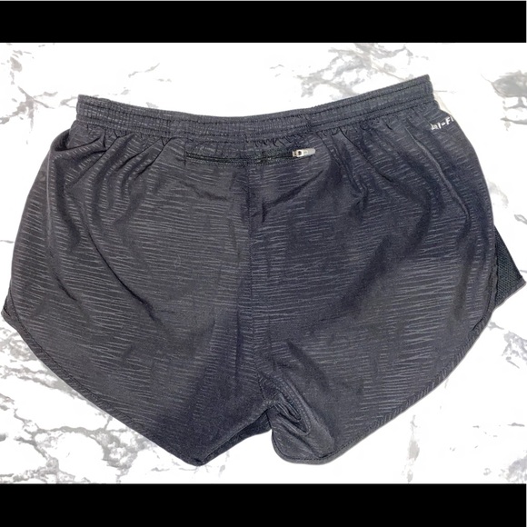 NIKE Workout Shorts - Picture 4 of 8